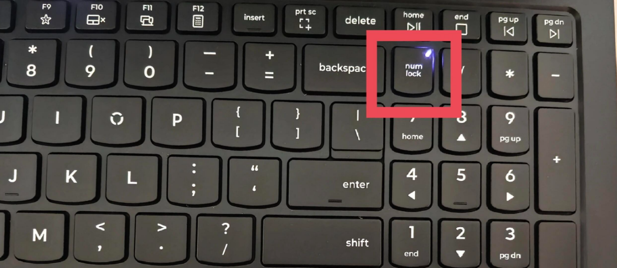 电脑显示屏不亮但是主机已开1